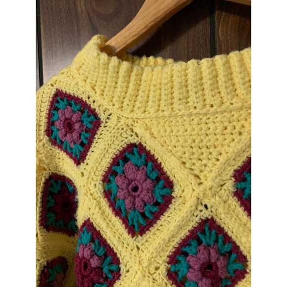 Vintage 70s handmade crochet yellow granny square blanket sweater size medium - Picture 3 of 11